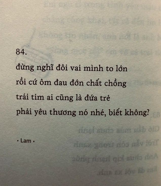 Khuôn mặt buồn