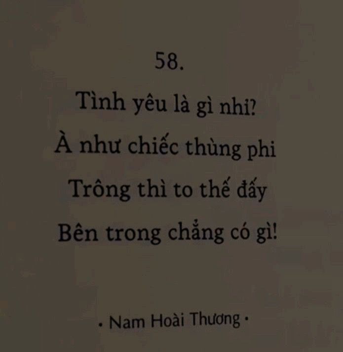 Màu đen lấn át